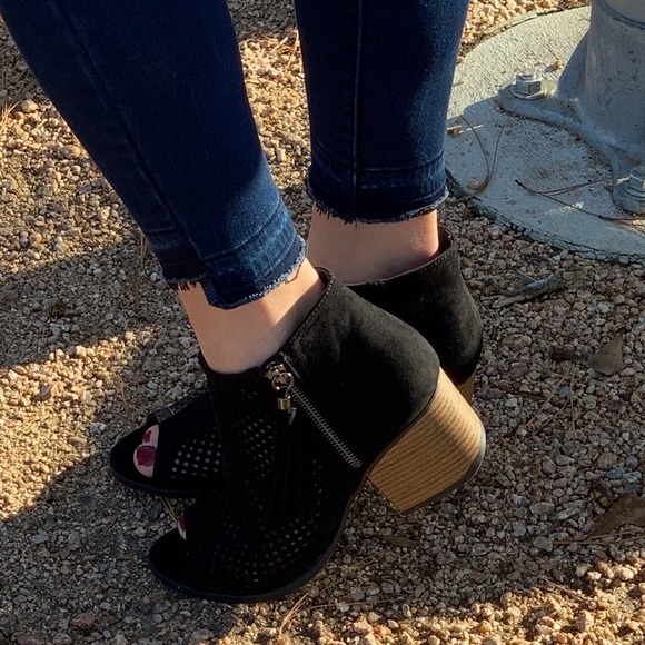 Black open toe booties- brand new in box - Picture 4 of 5